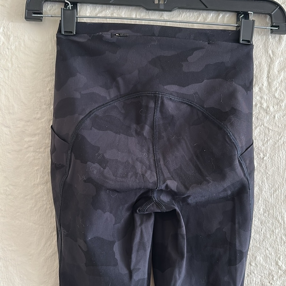 Lululemon Swift Speed High-Rise Crop 21” Heritage 365 Camo Deep Coal Leggings 0 - Picture 10 of 16